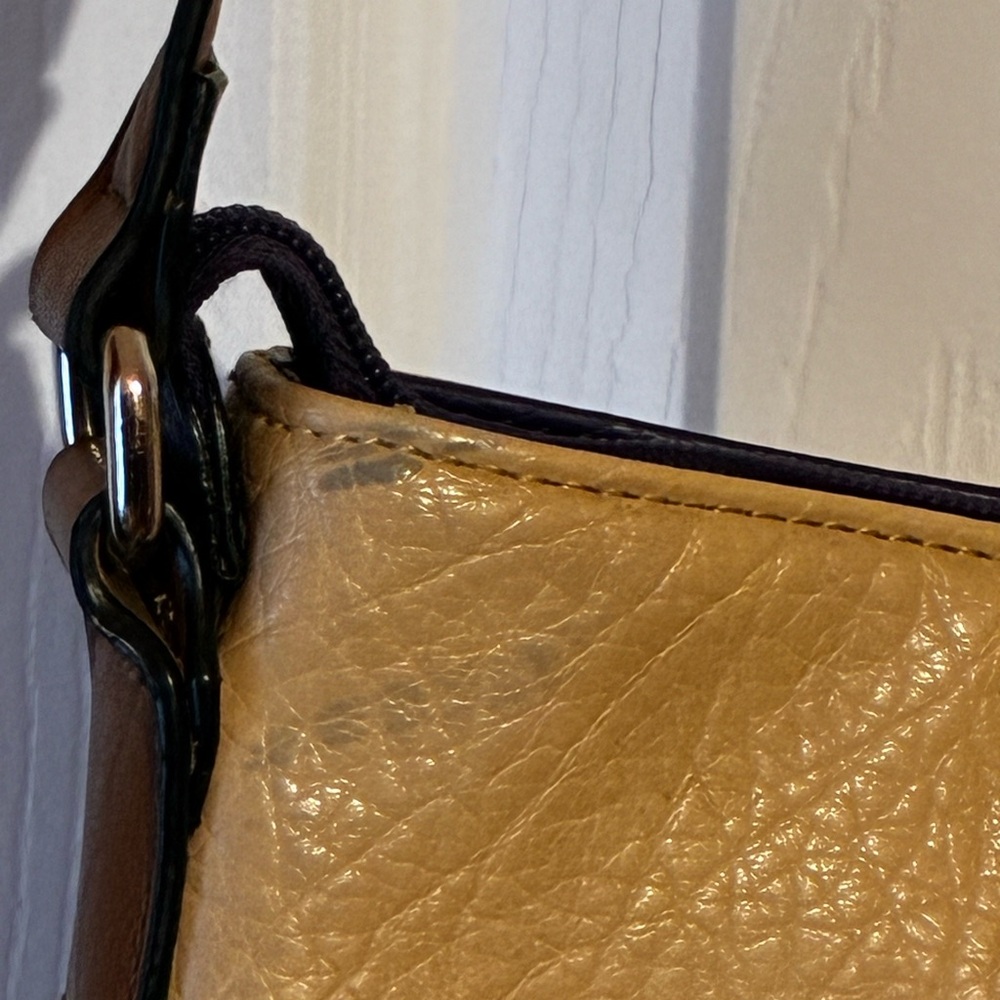 Two-Tone Leather Shoulder Bag with adjustable strap - Picture 9 of 9